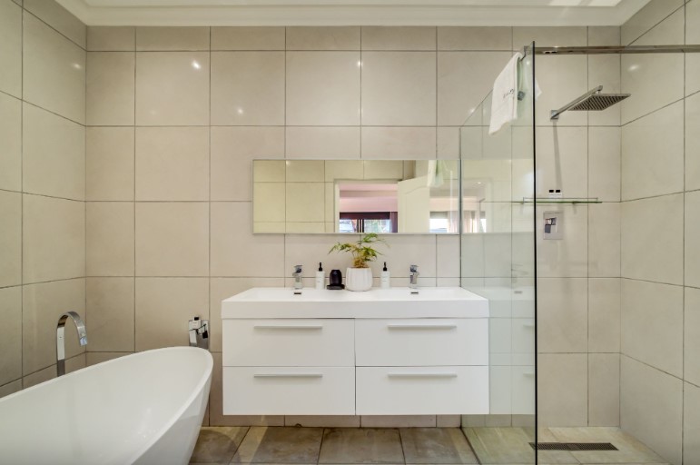 To Let 3 Bedroom Property for Rent in Green Point Western Cape